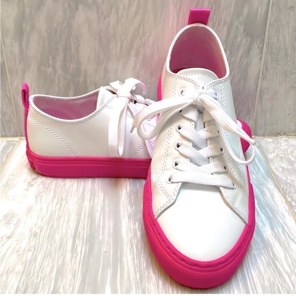 Marc Fisher Hot Pink White Lace Up Sneakers Barbiecore Barbie​ - Picture 1 of 10